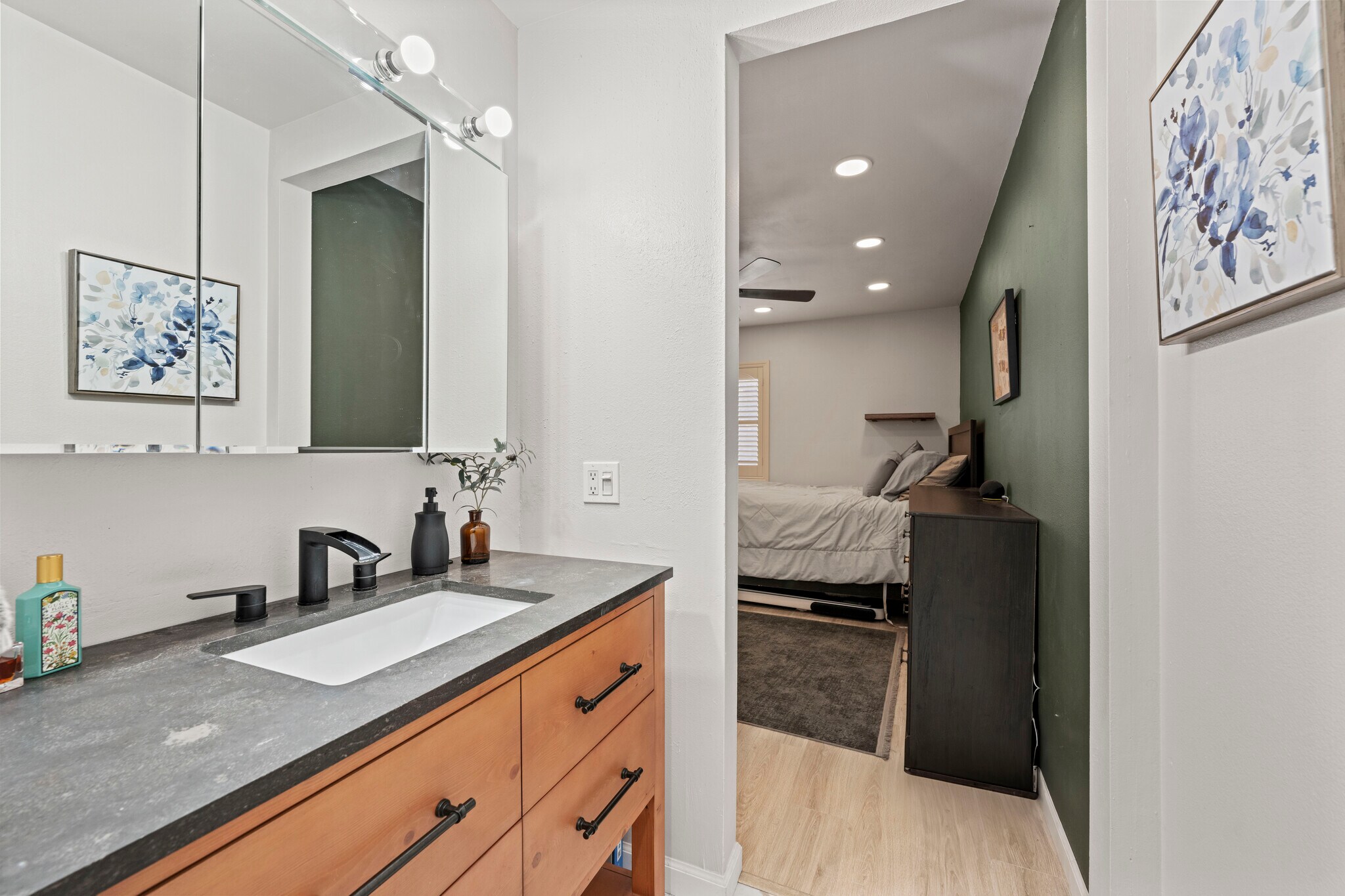 Building Photo - 18122 Sundowner Way