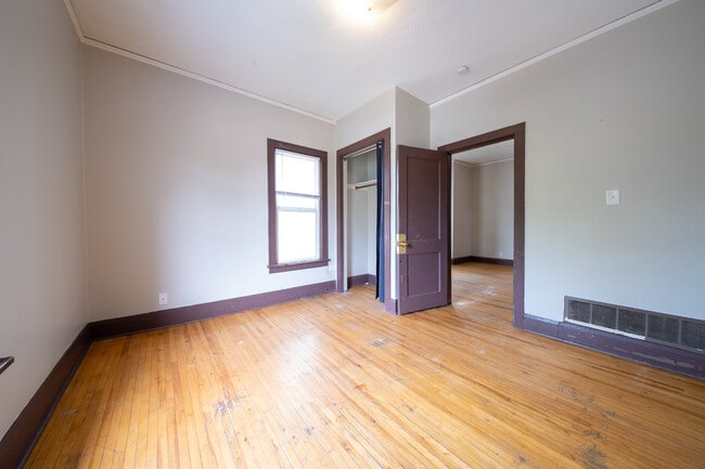 Building Photo - 1084 Sims Ave