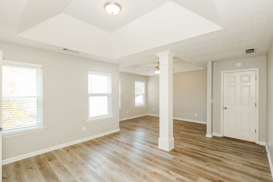 Building Photo - 10841 Paladin Dr