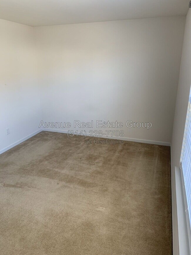 Building Photo - 554 Parkgate Dr