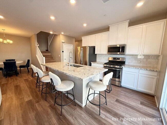 Building Photo - 525 Mossy Cup St