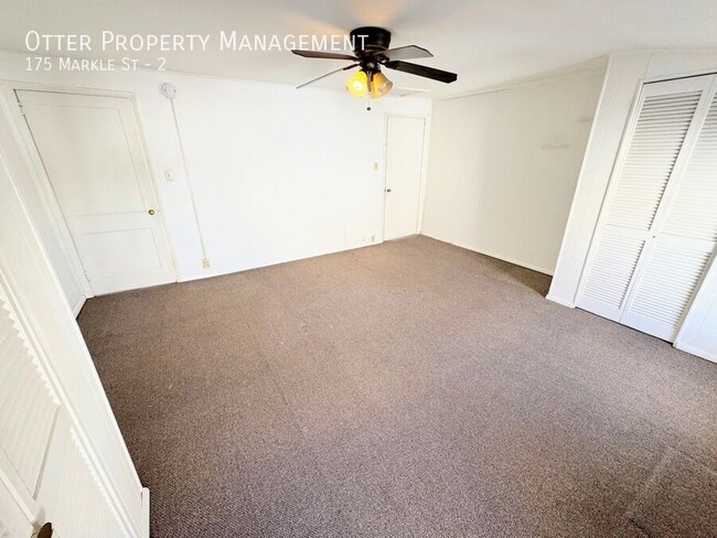 Building Photo - 3BR/2BA Spacious Manayunk Apt with Washer/...