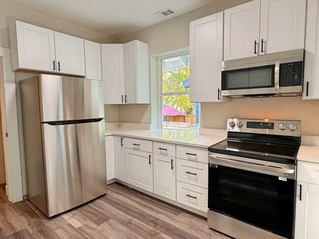 Building Photo - 3250 Meade St