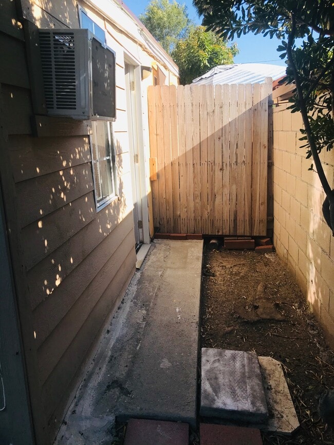 Primary Photo - 18548 Arminta St