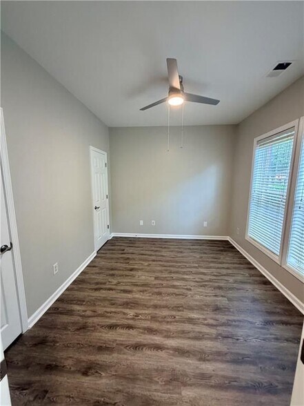 Building Photo - 3329 Chastain Gardens Dr NW