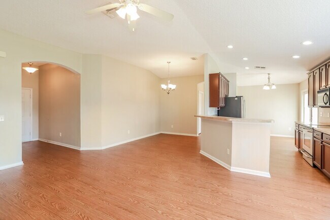 Building Photo - 1716 Hollow Glen Dr