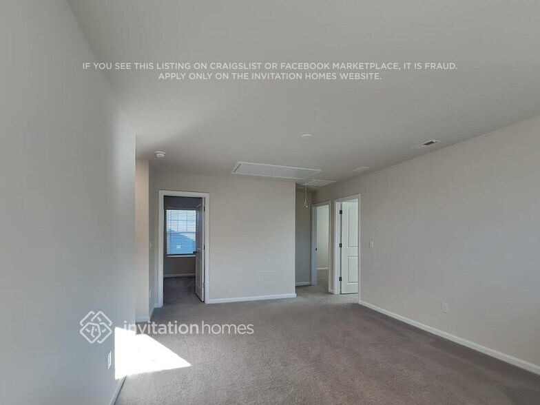 Building Photo - 2348 Pebble Close Ct