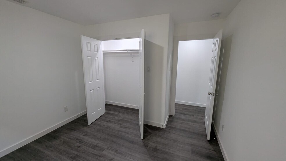 Building Photo - 2310 Wavell St