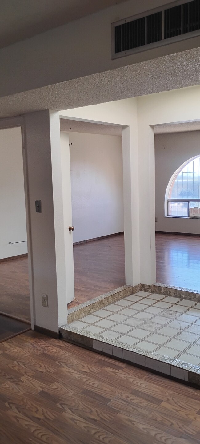 Building Photo - 3535 E Guthrie Mountain Pl