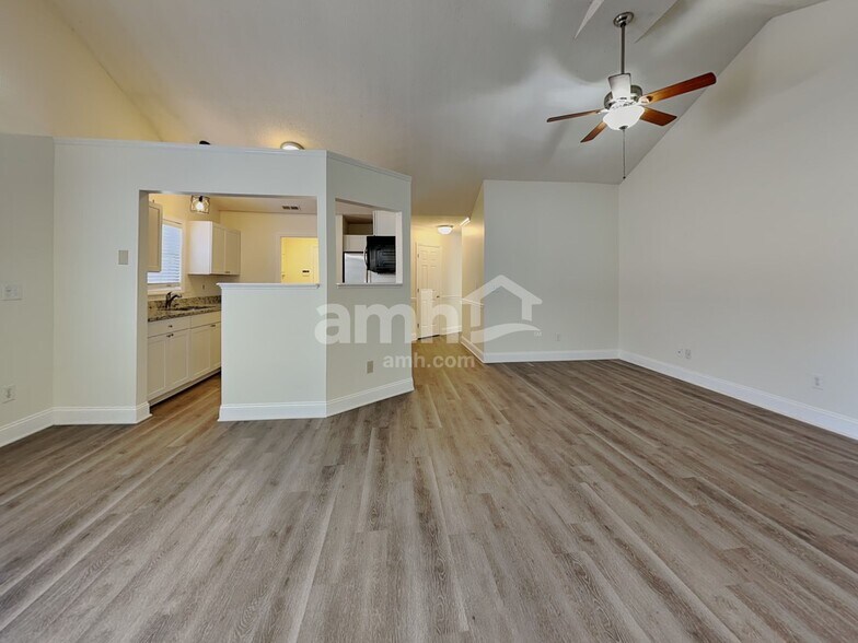 Building Photo - 1954 Waccamaw Path