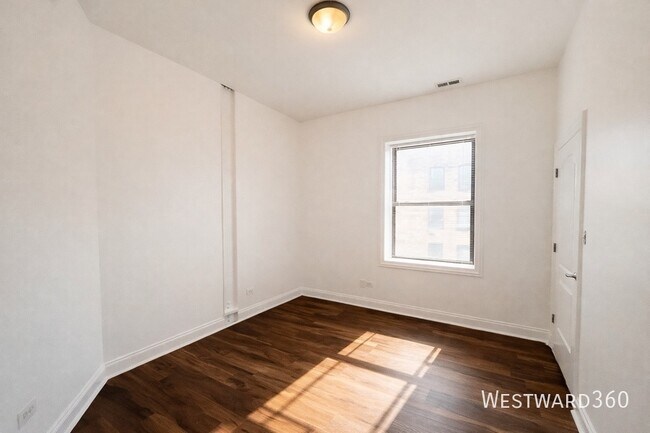 Building Photo - 5172 S Michigan Ave