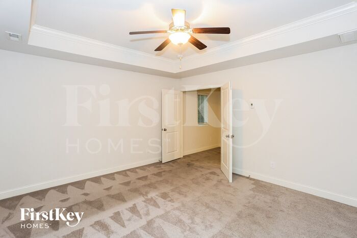 Building Photo - 9347 Sloan Forest Dr