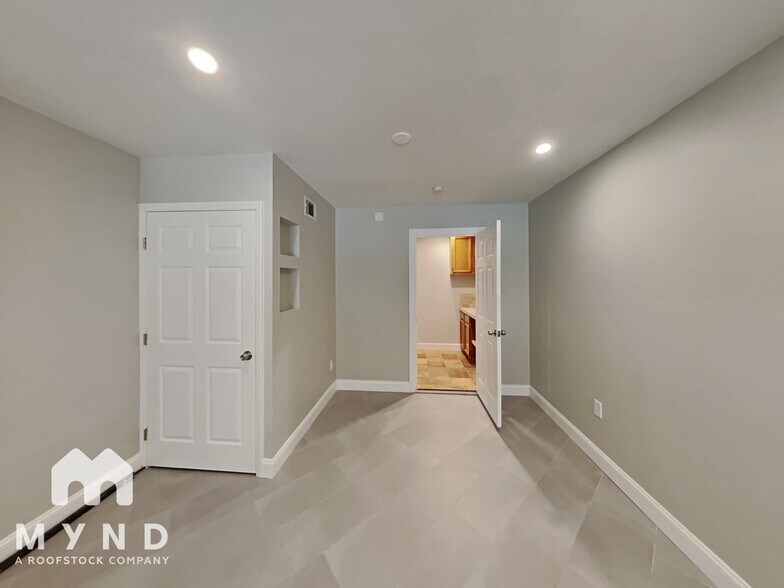 Building Photo - 9222 Idlewild Rd