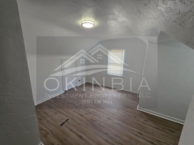 Building Photo - 1402 N Euclid Ave