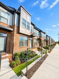 Building Photo - 4750 Chastain Ave