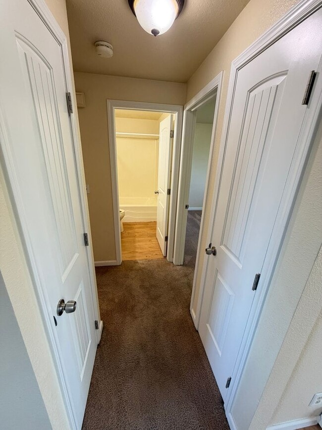 Building Photo - Recently Remodeled Two Bedroom Apartment With Canal Views and Private Balcony!
