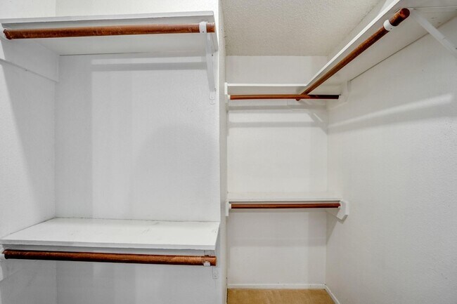 Building Photo - 13002 Leader St