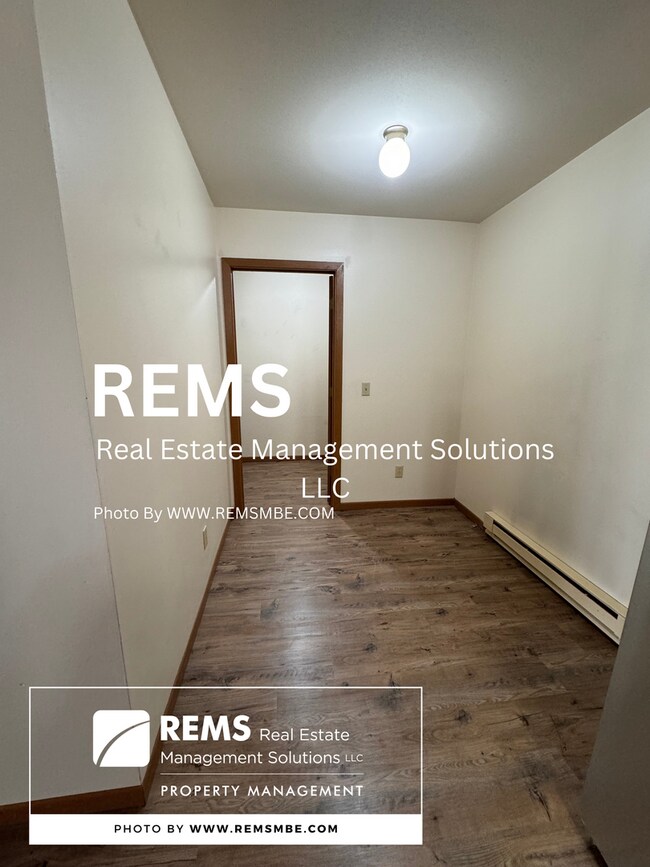 Building Photo - 503 7th St