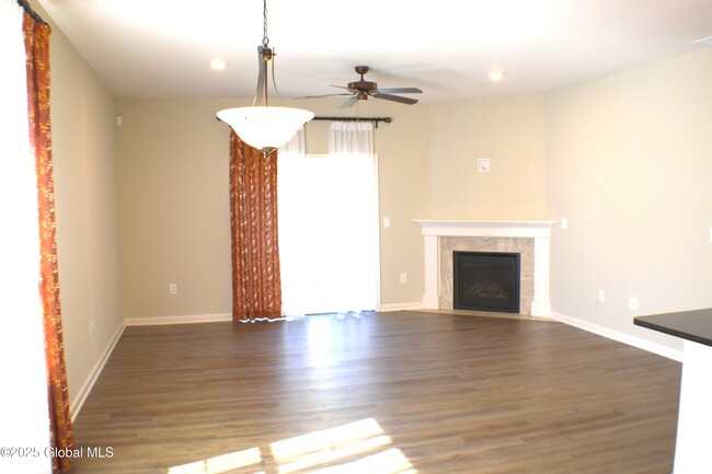 Building Photo - 304 Grayson Pl