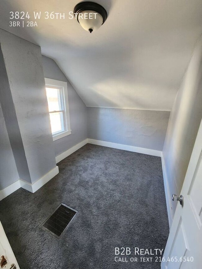 Building Photo - 3824 W 36th St