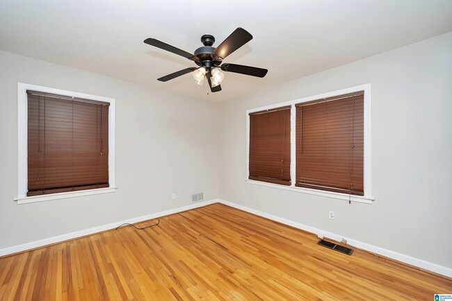 Building Photo - 1213 Oakwood St