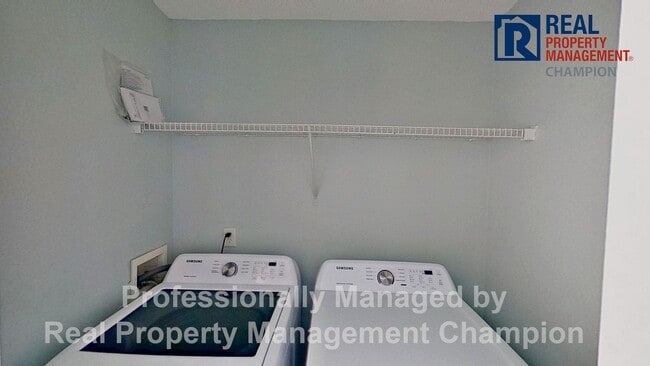 Building Photo - Cute 3 BD/2 BA Townhome Style Near UNCW