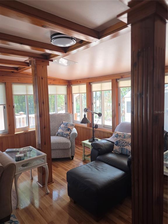 Building Photo - 507 Lakeshore Dr