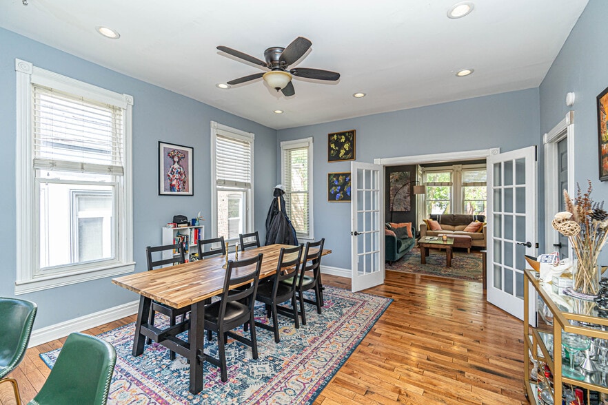 Dining room - 2526 N Rockwell St
