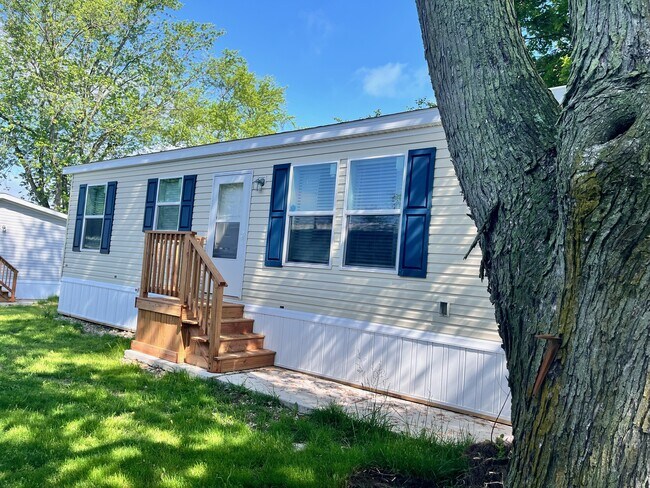 Building Photo - 388 Sterling Dr