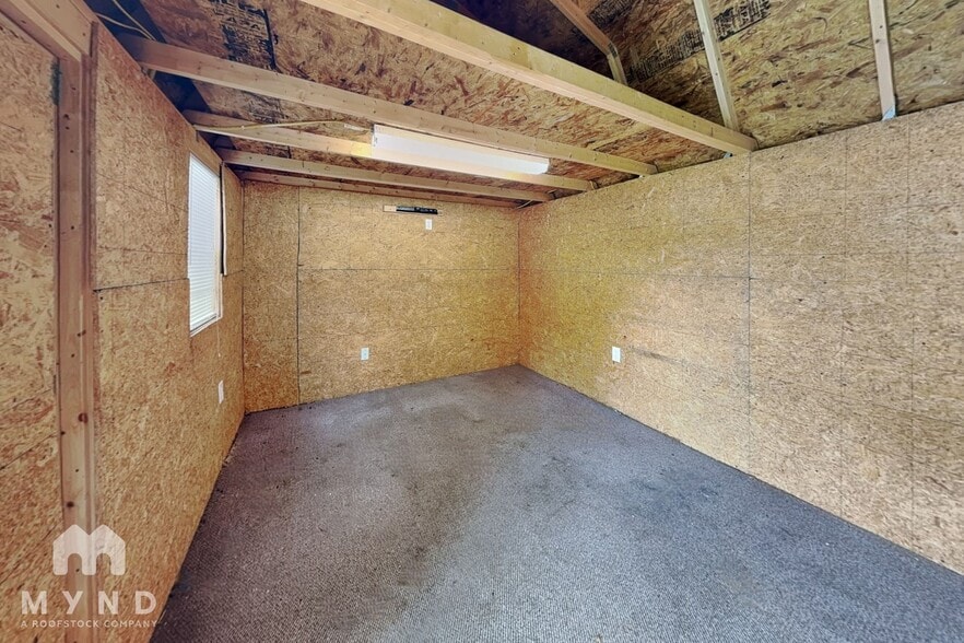 Building Photo - 15 Jenee Ln