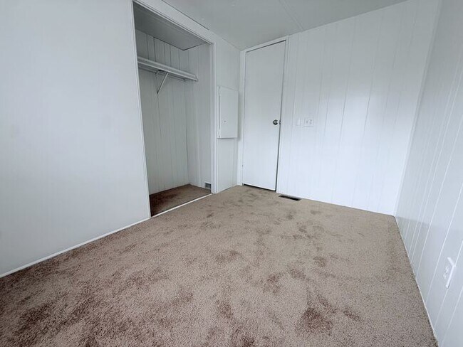 Building Photo - 3601 E Wyoming Ave