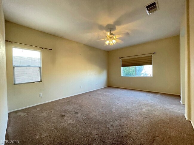 Building Photo - 3216 Stratford Hall Ct