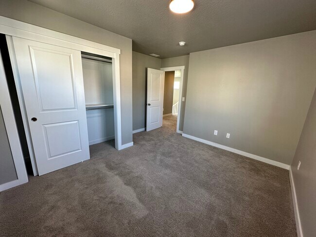 Building Photo - 1429 3500 W
