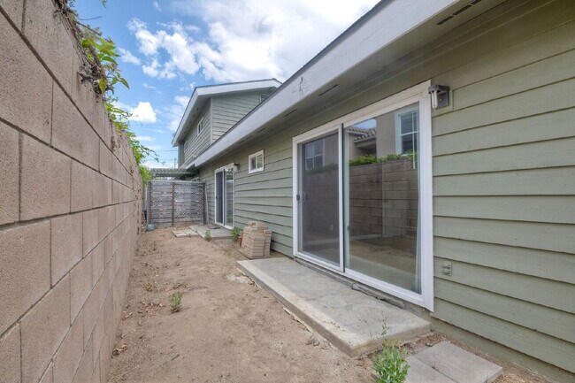 Building Photo - Tamarack Coastal Retreat! 1/2 Duplex with ...