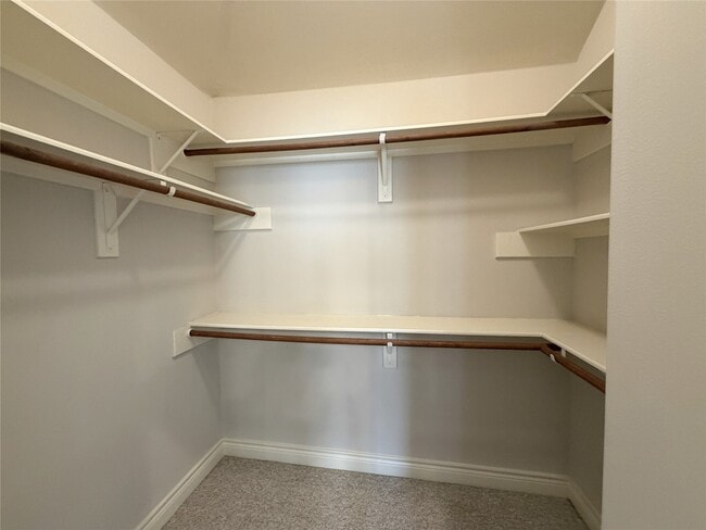 Building Photo - 2612 Edgefield Lakes Dr