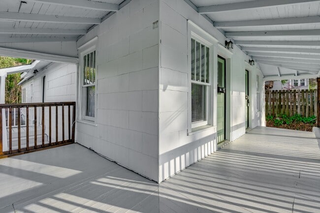 Building Photo - Cozy Home in Columbia's Downtown Core - Unit A