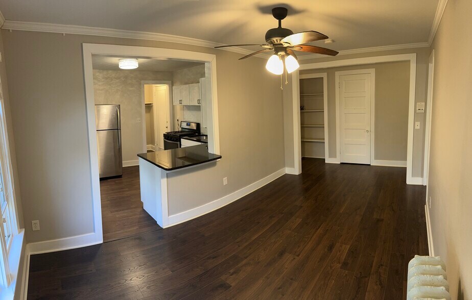 Building Photo - 2536 DuPont Ave S