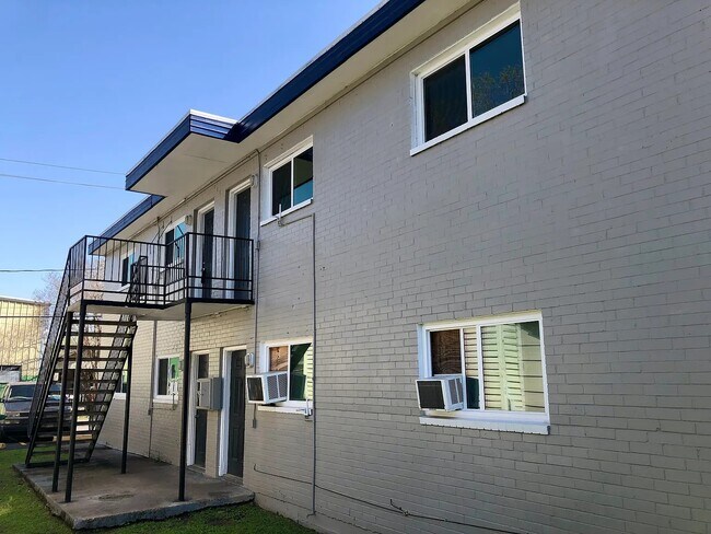Building Photo - 3906 Rotman St