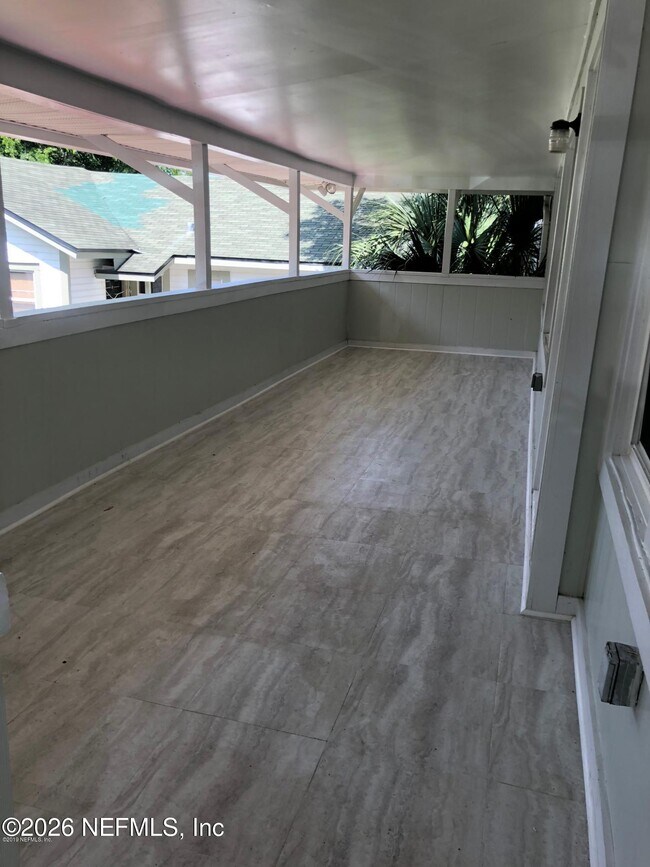 Building Photo - 925 Phillips St