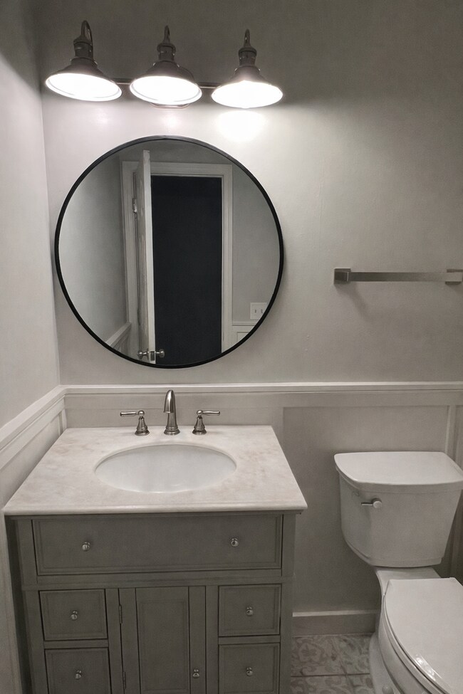 Building Photo - 102 Elliott Way