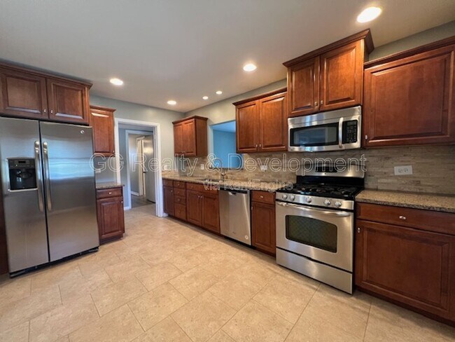 Building Photo - 1536 Young Cir