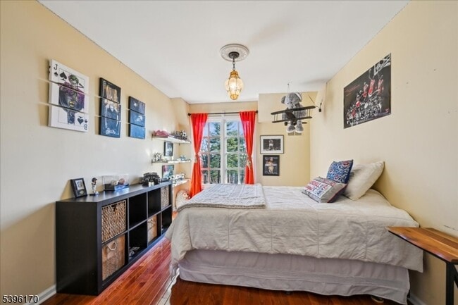 Building Photo - 545 Johnston Dr