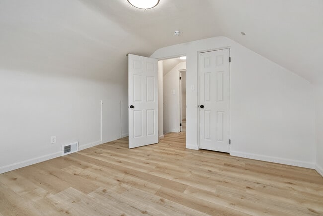 Building Photo - 4484 Scherling St