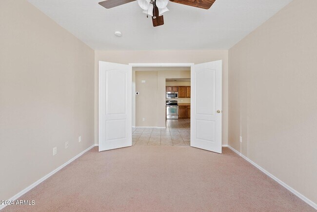 Building Photo - 15410 N 169th Ln
