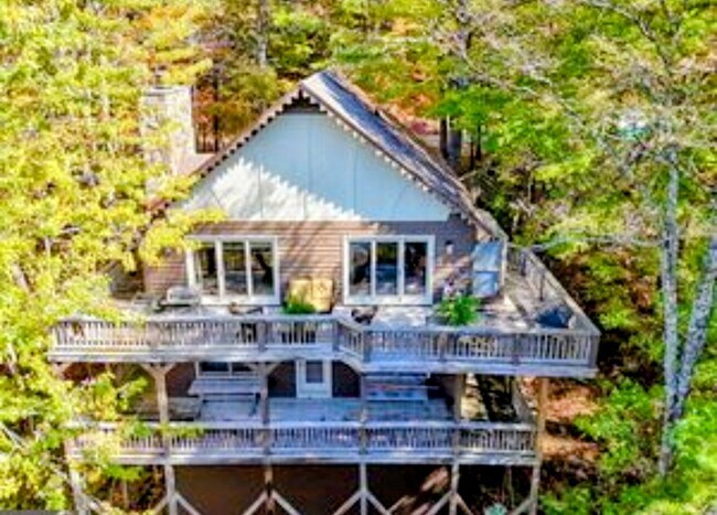 Building Photo - 842 Saddle Back Cir