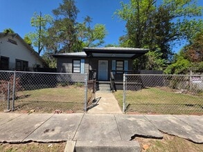 Building Photo - 206 W 60th St