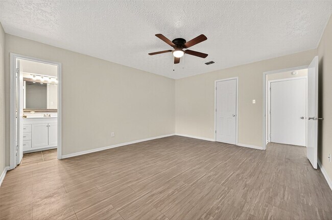 Building Photo - 6822 Dusty Dawn Dr