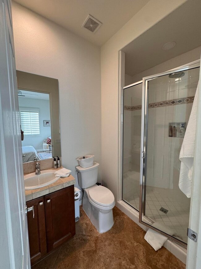 Building Photo - 49560 Loren Ct