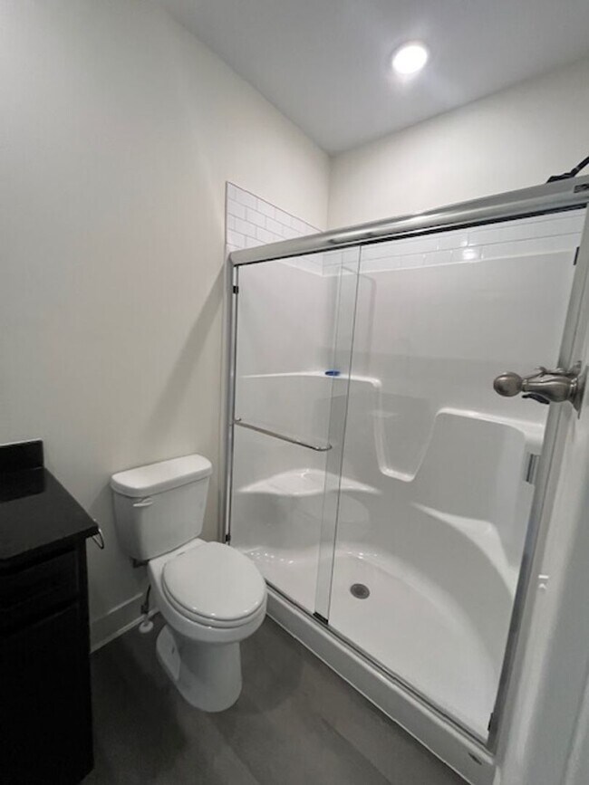 Building Photo - Beautiful 3-Bedroom Family Home for Rent in Fox Run!