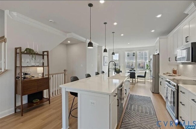 Building Photo - 805 Park Ridge Dr